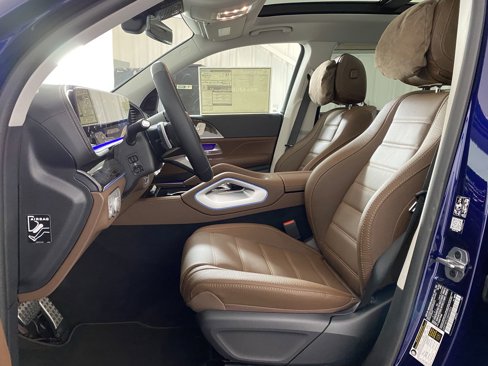 New 2025 Mercedes-Benz GLS 580 4MATIC image 4