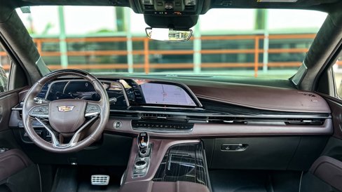 Used 2024 Cadillac Escalade V w/ LPO, ONYX Package image 15