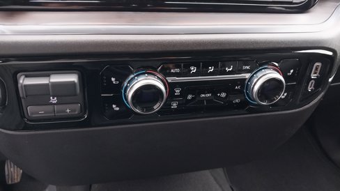 Used 2025 GMC Sierra 1500 SLT image 28