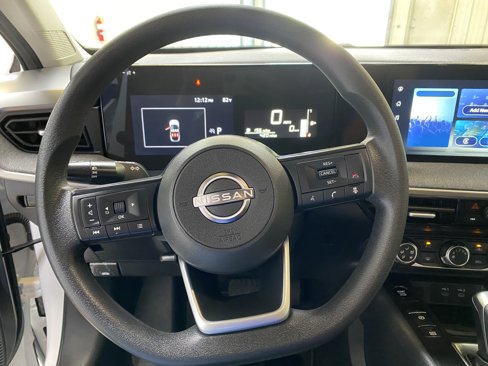 Used 2025 Nissan Kicks SV image 30