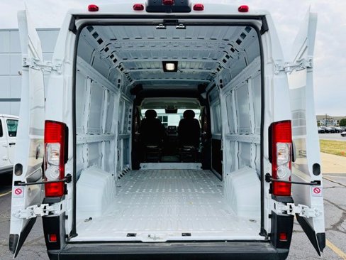 Used 2025 RAM ProMaster 2500 w/ Convenience Group image 41