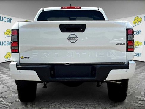 Certified 2025 Nissan Frontier SV image 5