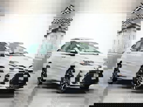 Used 2019 Toyota Corolla XSE image 2