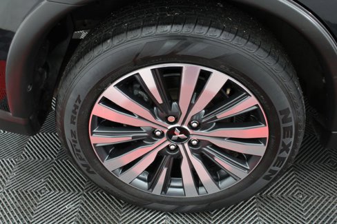 Used 2020 Mitsubishi Outlander ES image 31