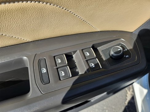Used 2022 Volkswagen Atlas Cross Sport SE image 19
