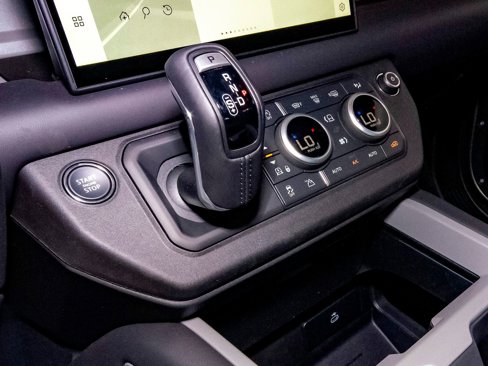 New 2025 Land Rover Defender 110 X image 29