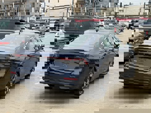 Used 2023 Honda Accord EX image 4