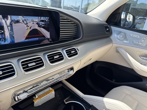 New 2026 Mercedes-Benz GLS 450 4MATIC image 9