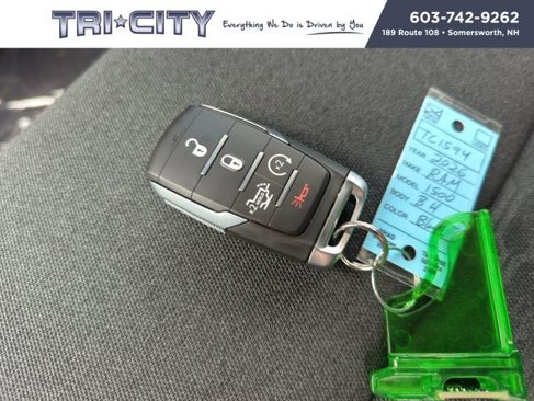 New 2026 RAM 1500 4x4 Crew Cab image 28