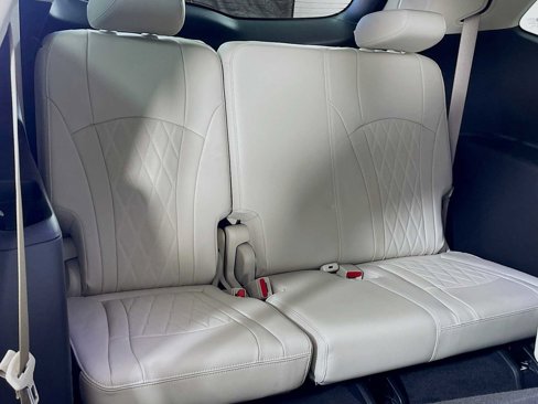 Used 2024 Buick Enclave Avenir w/ Avenir Technology Package image 27