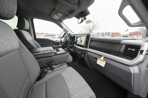 New 2025 Ford F250 XLT w/ Black Appearance Package image 19