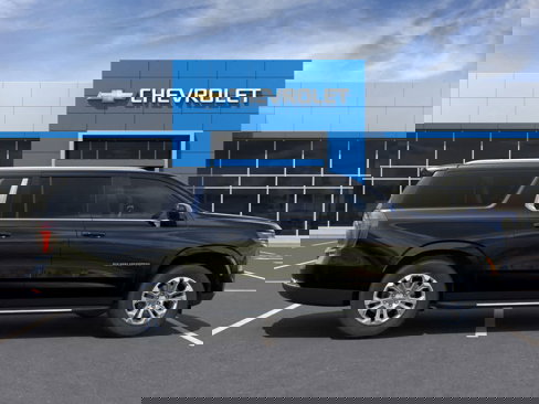 New 2025 Chevrolet Suburban LS image 5