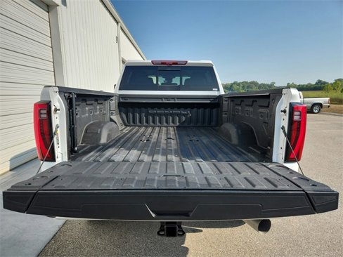 Used 2024 GMC Sierra 3500 Denali w/ Technology Package image 39
