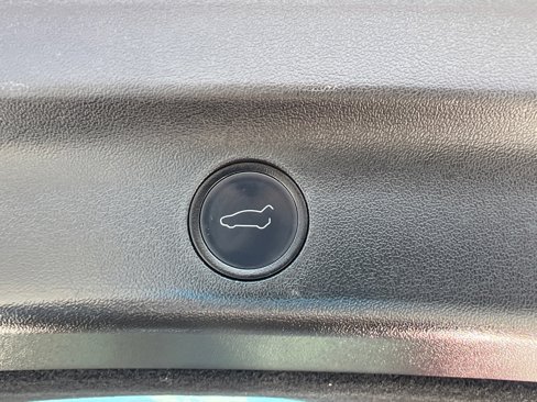 Used 2021 Tesla Model Y Long Range image 24