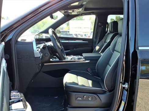 New 2026 Cadillac Escalade Luxury w/ LPO, Floor Liner Package image 13