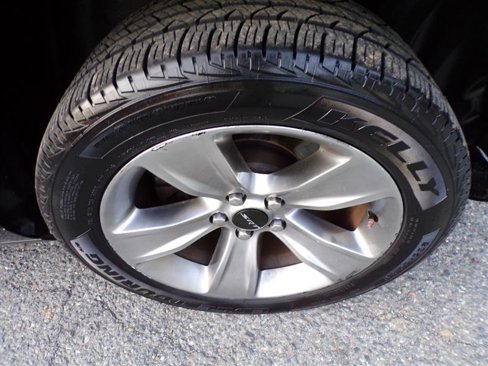 Used 2016 Dodge Challenger SXT image 38