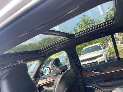 New 2025 Jeep Grand Cherokee Summit image 36