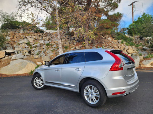 Used 2016 Volvo XC60 T5 Premier w/ Proximity Package image 8
