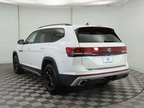New 2026 Volkswagen Atlas Peak Edition image 8