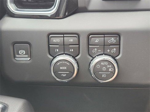 New 2025 GMC Sierra 2500 Denali w/ Denali Reserve Package image 17
