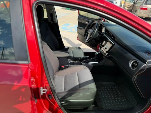 Used 2019 Toyota Corolla LE image 28