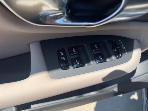 New 2026 Volvo XC90 B6 Plus image 12