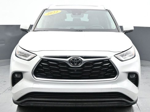 Used 2022 Toyota Highlander Limited image 2