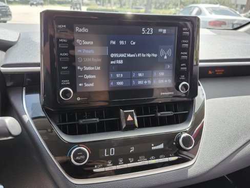 Used 2022 Toyota Corolla LE image 18