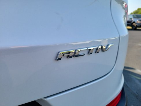 Used 2023 Chevrolet TrailBlazer ACTIV w/ Sun and Liftgate Package image 8