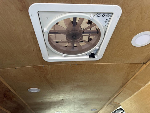 Used 2008 Ford E-250 and Econoline 250 image 14