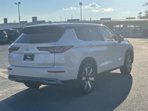 New 2025 Mitsubishi Outlander SE image 5