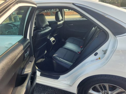 Used 2016 Toyota Camry LE image 16