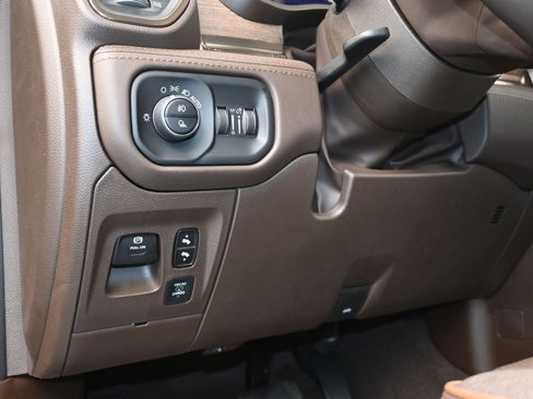 Used 2025 RAM 1500 Limited image 14
