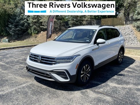 Certified 2022 Volkswagen Tiguan S image 1