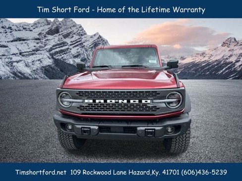 New 2025 Ford Bronco Badlands image 2