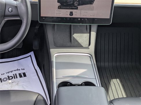 Used 2024 Tesla Model Y Long Range image 19