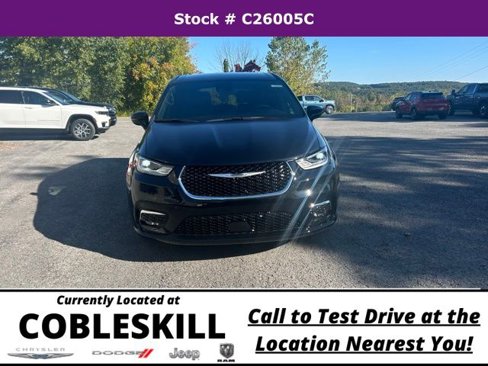 New 2026 Chrysler Pacifica Select image 2