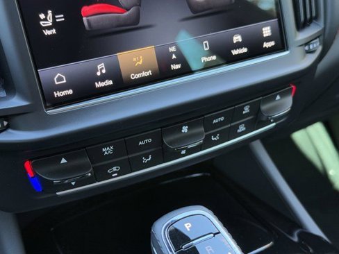 New 2024 Maserati Levante GT Ultima image 24