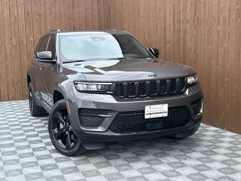 Used 2022 Jeep Grand Cherokee Altitude image 14
