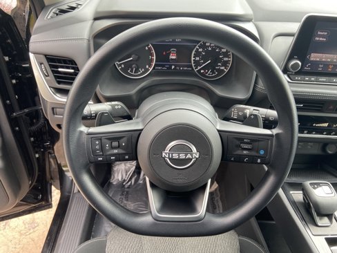 Used 2024 Nissan Rogue SV image 11
