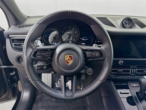 Used 2023 Porsche Macan Turbo image 12