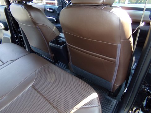 Used 2016 Toyota Tacoma Limited image 33