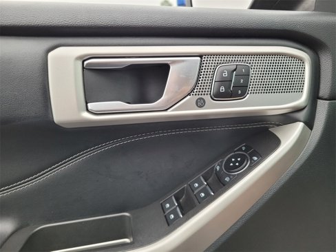 Used 2023 Ford Explorer Limited w/ Equipment Group 301A image 24