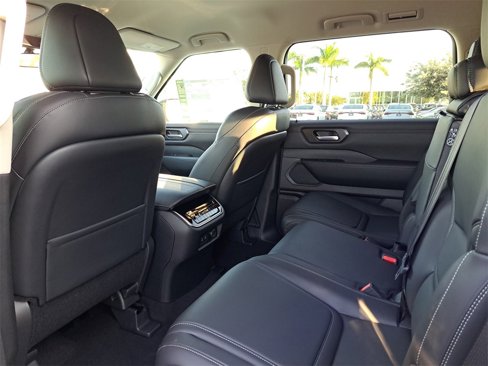 New 2026 Nissan Armada SV image 5