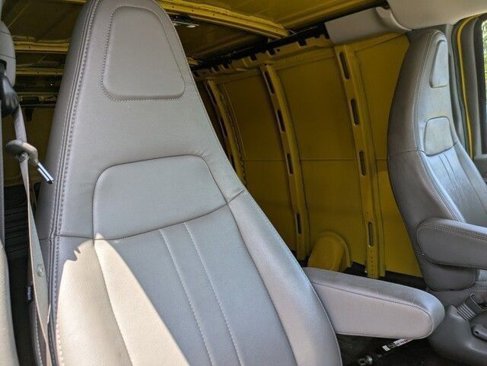 Used 2023 Chevrolet Express 2500 image 30