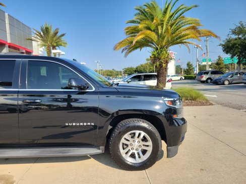 Used 2018 Chevrolet Suburban LT image 8