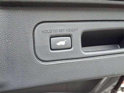 Used 2025 Honda Pilot Elite image 24