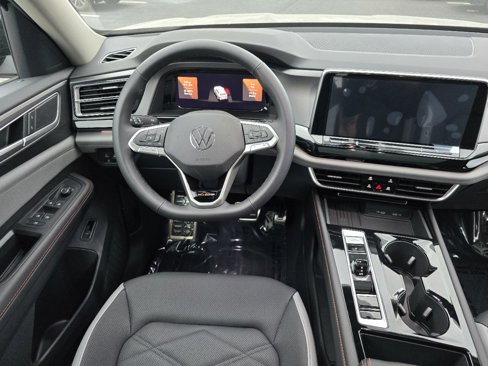 New 2025 Volkswagen Atlas Peak Edition SE image 15