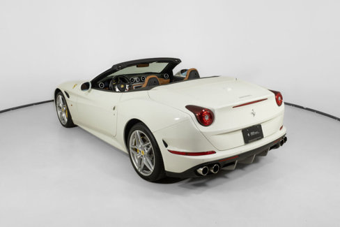 Used 2017 Ferrari California T image 5
