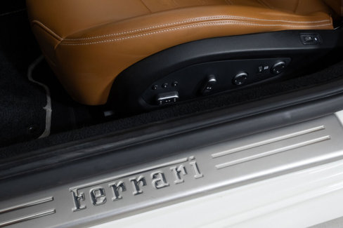Used 2017 Ferrari California T image 29
